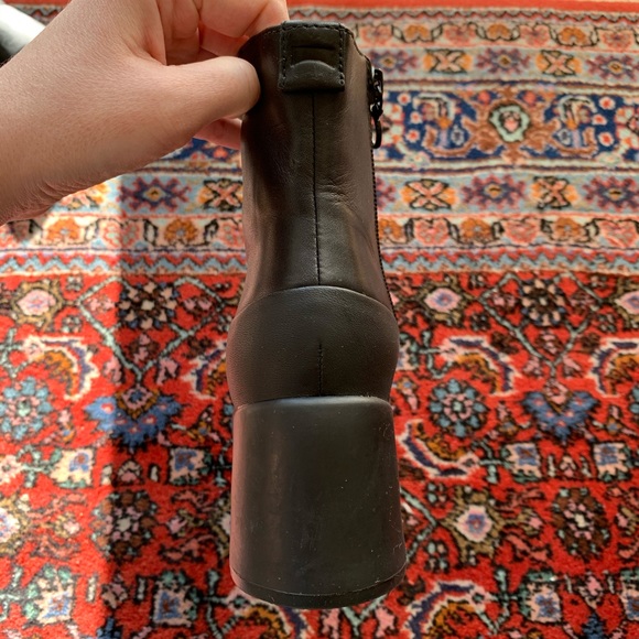 SOLD Camper Black Leather Upright Ankle Boot 38 - Picture 5 of 6